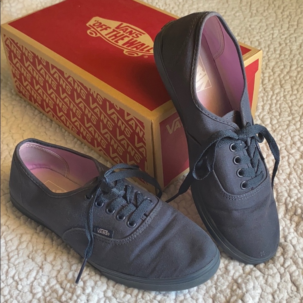 Women’s classic black VANS
